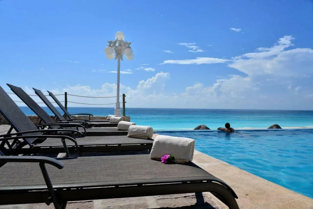 Beachfront Suite In The Best Location! Cancun Mexico
