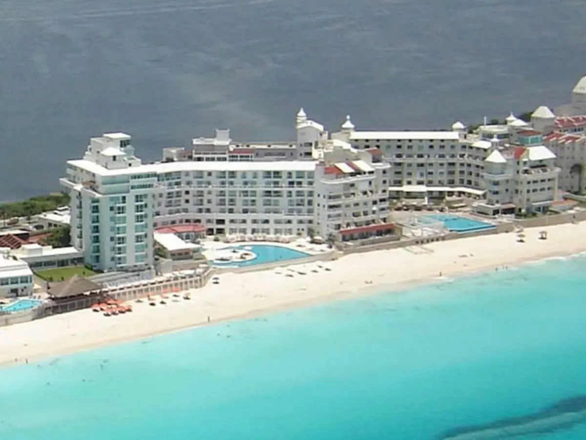 Apartment Beachfront Suite In The Best Location! Cancun