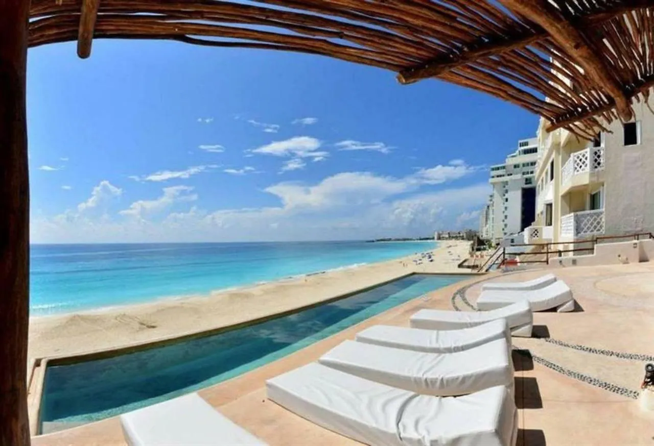 Apartment Beachfront Suite In The Best Location! Cancun