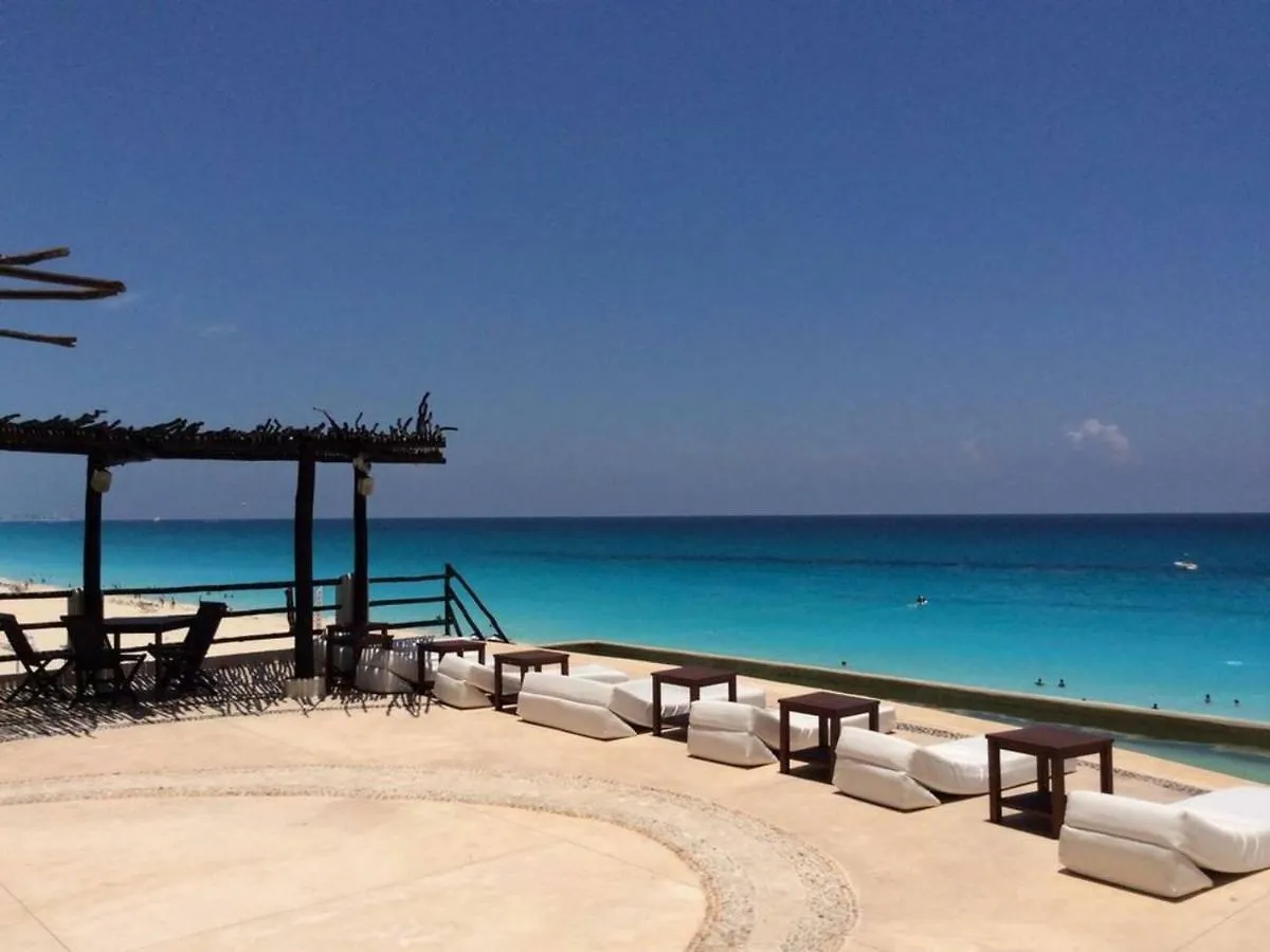 Beachfront Suite In The Best Location! Cancun Apartment