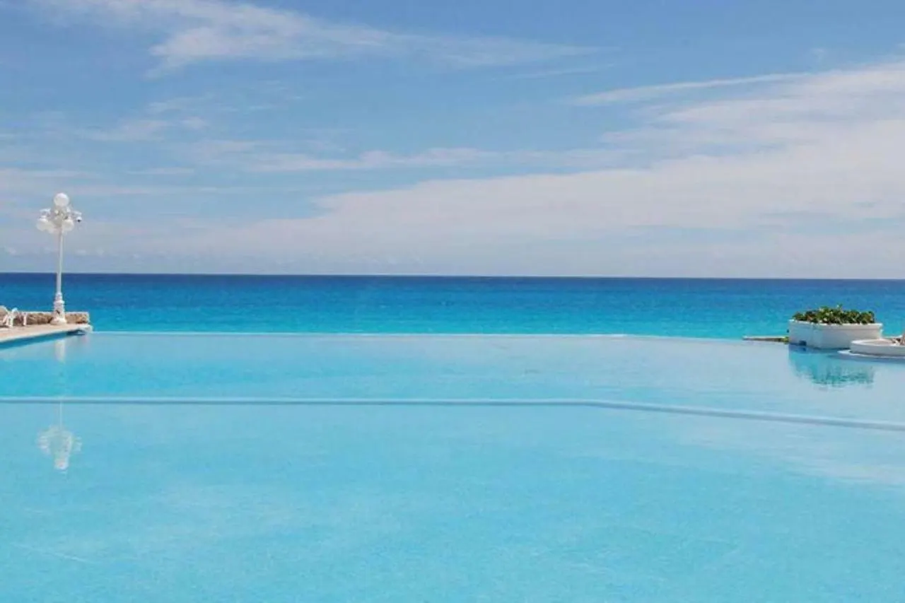 아파트 Beachfront Suite In The Best Location! 칸쿤 멕시코